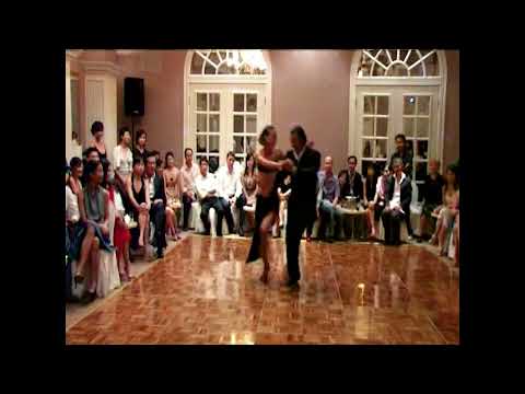 Roberto Herrera & Silvana Capra 2/4 - Comparsa Criolla (Ricardo Tanturi) Tango - 2008 Hong Kong