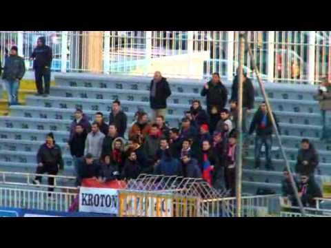 Tifosi del Crotone al Piola