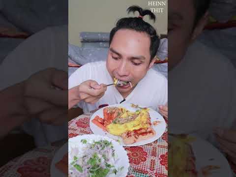 Heinn Thit - Eating show of Mid-night Sausage Fried rice and sour onion salad