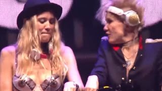 #AMF2015 | Nervo - &quot;Who don&#39;t you love my like the other boys do!&quot;