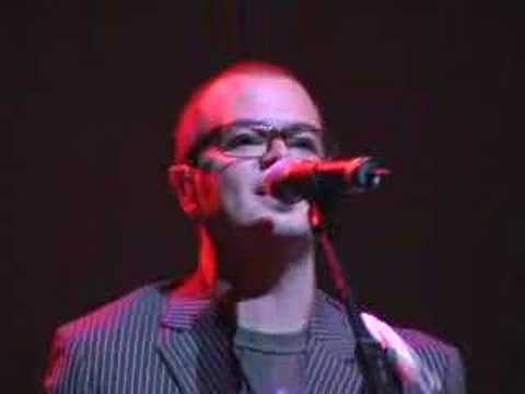 Videoclip de Arriesgando El Corazón (Live) — Aleks Syntek