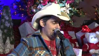 Brad Paisley live performance of Santa Looked a Lot Like Daddy for a Unity Shoppe fundraiser.