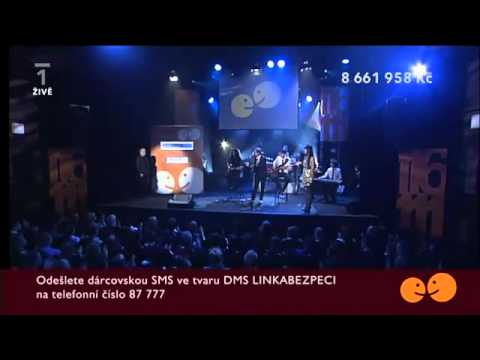 Ewa Farna   Miro Žbirka - Čo Bolí, To Přebolí (Benefice Linky Bezpečí).flv