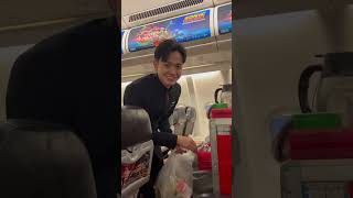 【機内アナウンス】友達が乗ってきたので絶対に噛めないフライト