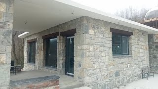 doğayla iç içe taş ev kare şaşırtma modeli