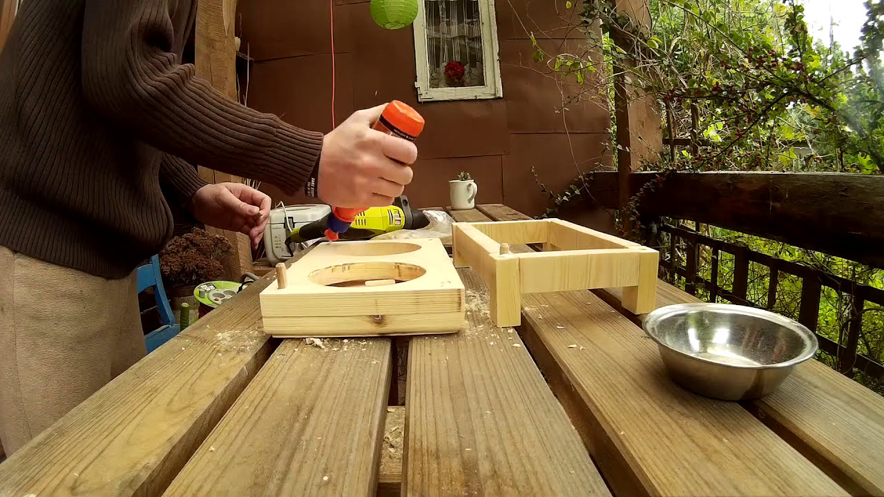 DIY zrób to sam - drewniany stojak na miski dla kota