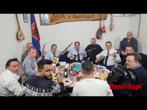 Vllezrit Gashi me këngën e Zagrebit