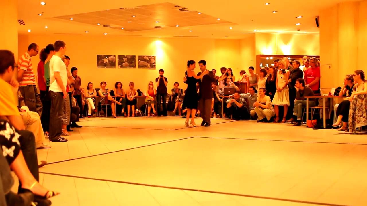 Mila Vigdorova and Daniel at Le Cafe tango2 2009 08 14