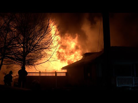 *PRE-ARRIVAL* Uxbridge, Ma 2nd alarm, heavy fire conditions and temperatures in the single digits.