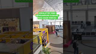 Download lagu ESKALATOR MENGANDUNG BAWANG BAGO ANAK RANTAU  DI KOTA MEDAN KUALANAMU #kualanamuinternationalairport mp3
