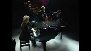 Victor Manuel -Sin Bandera : &quot;Maldita la hora &quot; -  &quot;ves&quot; -  &quot;tengo ganas&quot;