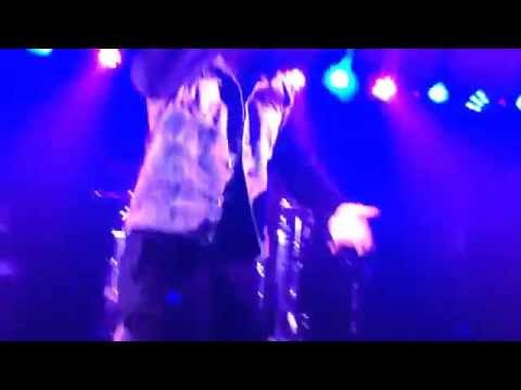 Renne Dang - Stojim na balkoně