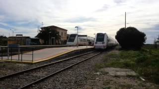 preview picture of video 'España: Cruce de trenes en Oropesa de Toledo'