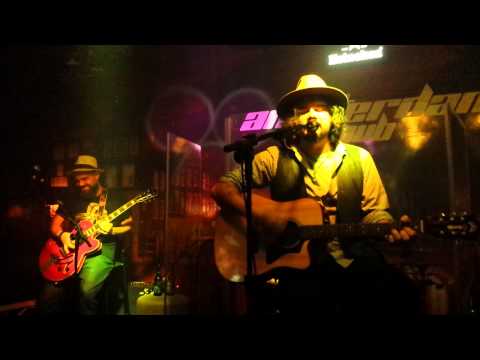 SINGLES | Plays Pearl Jam - Long Road (Eddie Vedder)