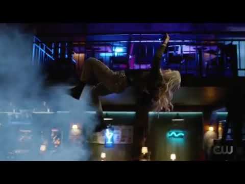 frost fight scene -the flash S07E07
