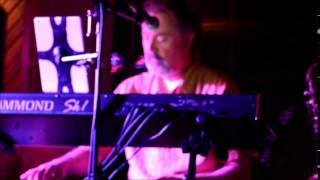 Juke House - &#39;Your Feets Too Big&#39;