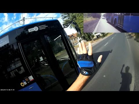 Buszsofőr megvárja míg szöszmötölök - Bus driver waits until I'm done tinkering