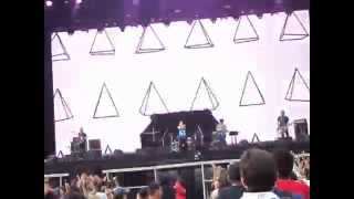 Far From Alaska - Monochrome (Lollapalooza 2015)