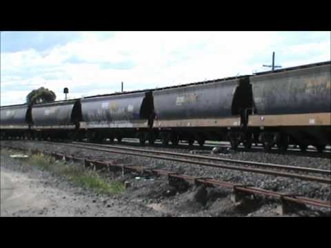 G525-XR551 Broad Gauge Pacific National Grain in Nth Geelong 4/10/2011