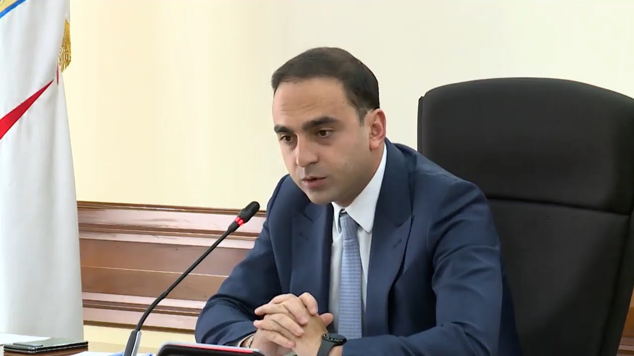 Ի՞նչ ենք անում բակային մաքրության համար. անհրաժեշտ տեխնիկա ունե՞նք. Ավինյանը՝ Փամբուխչյանին