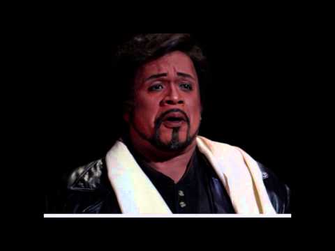 Mark Rucker sings Nulla silenzio