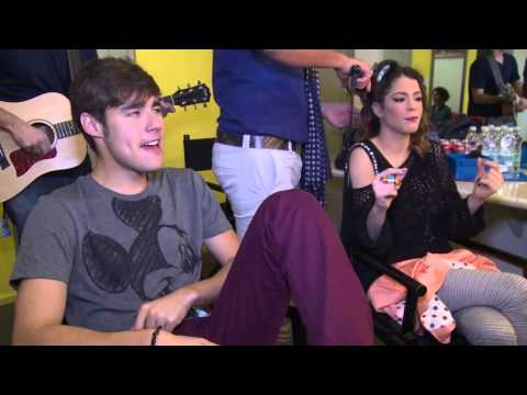 Violetta en Vivo - Tini y Jorge cantan Nuestro camino