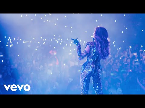 Videoclip de Cinco Minutos (En Vivo Desde La Arena Ciudad De México) — Gloria Trevi