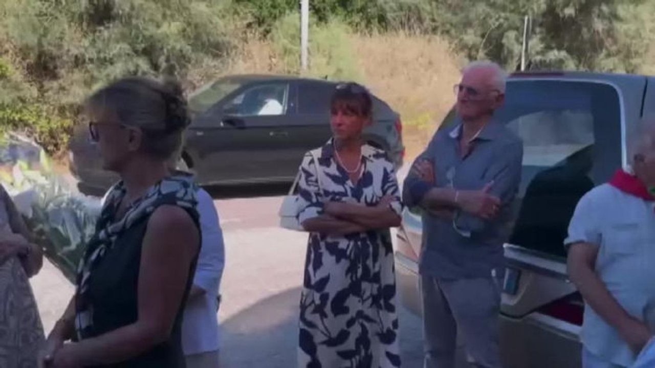 Camera ardente Fabio Mussi aperta a Piombino, presenti Fratoianni, D'Alema, Fassino, Petruccioli