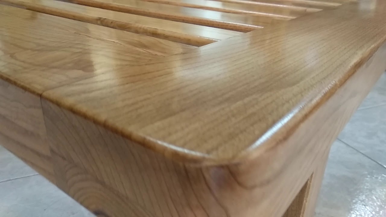 Watch Somier con patas en madera de castaño macizo. Now Somier con patas en madera de castaño macizo.