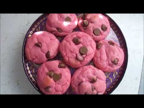 download lagu mp3 mp4 Pink Chocolate Chip Cookies, download lagu Pink Chocolate Chip Cookies gratis, unduh video klip Pink Chocolate Chip Cookies