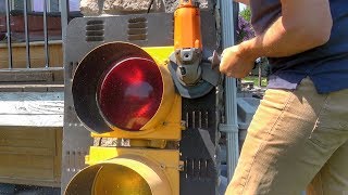 What's inside a Stop Light?