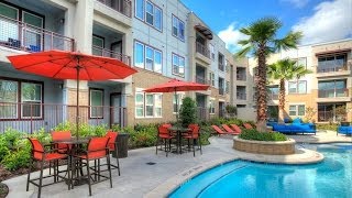 preview picture of video 'Houston Heights Neighborhood Tour - Alta Heights Apartments'