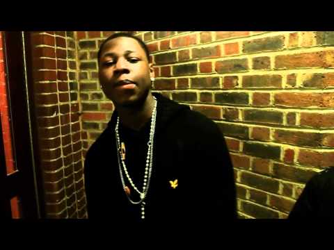 Triple R- Giants Riddim Remix Round 2 // Triple R Ft Huggavell Freestyle