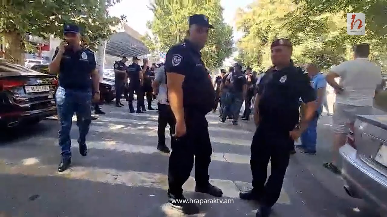 Ոստիկանական ուժեր են կենտրոնացվել դատարանի մոտ