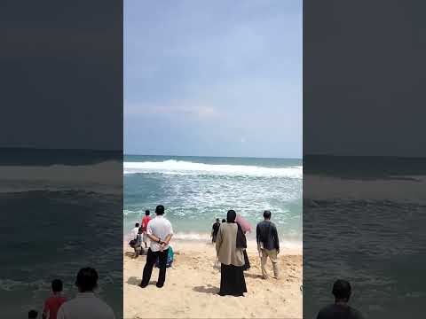 YouTube · Naureen Asheeqa — Nikmati keindahan pantai pasir putih di Jogja, Indrayanti! 🌊✨ Tempat yang sempurna untuk b...