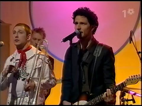 Moneybrother - They're Building Wall Around Us (TV-Huset 2005)