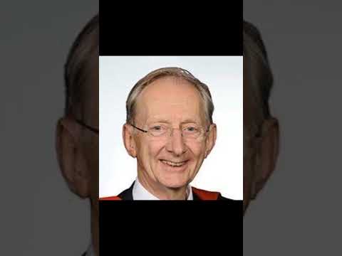 国際文化学科 ジョン・ペンドリー　イギリスの理論物理学者　ケンブリッジ大学　屈折率の研究と初めて実用的な「透明マント」を考案　京都賞を受賞　