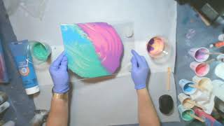 Paint Kiss on Plexiglas - Cool Design Emerges