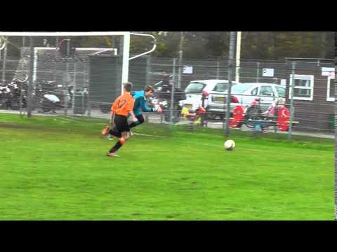 7 nov 2015 Maarssen C2  - V.V. De Meern C2 com 1-1 Goede redding keeper Maarssen