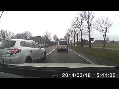 Niebezpieczne zachowanie na drodze