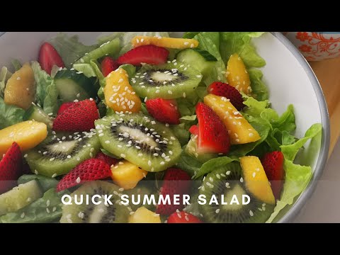 Enjoying a laid back Saturday with a fresh fruit salad | Delicious | #summer #fruit