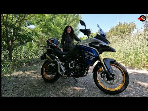 En moto con Elena Calleja: Prueba Voge 525 Dsx 2024