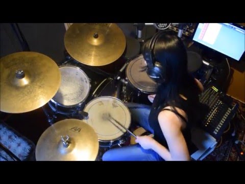 CrazyLadyDrummer - Super Salt Peanuts Drum Solo (Dante Agostini)