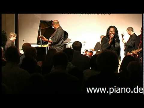 Ingrid Arthur & Band - 11. Oktober 2013 - Piano - Bühne Kleinhenz