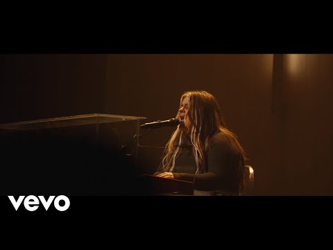 Anna Golden - Whole Thing (Performance Video)