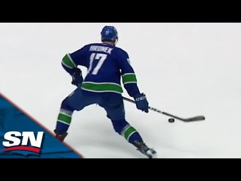 Filip Hronek Absolutely Wires Home First Goal With Canucks To Tie Game Late vs. Islanders