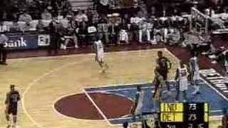 Ben Wallace stuffs Ron Artest
