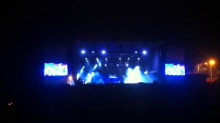 Flux Pavilion - Steve French + Mountains and Molehills (Live at Rock For People 2015)
