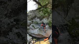 Video thumbnail de Beach Mantle, 6b. Magic Wood