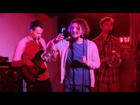 August Hunt - Unistus